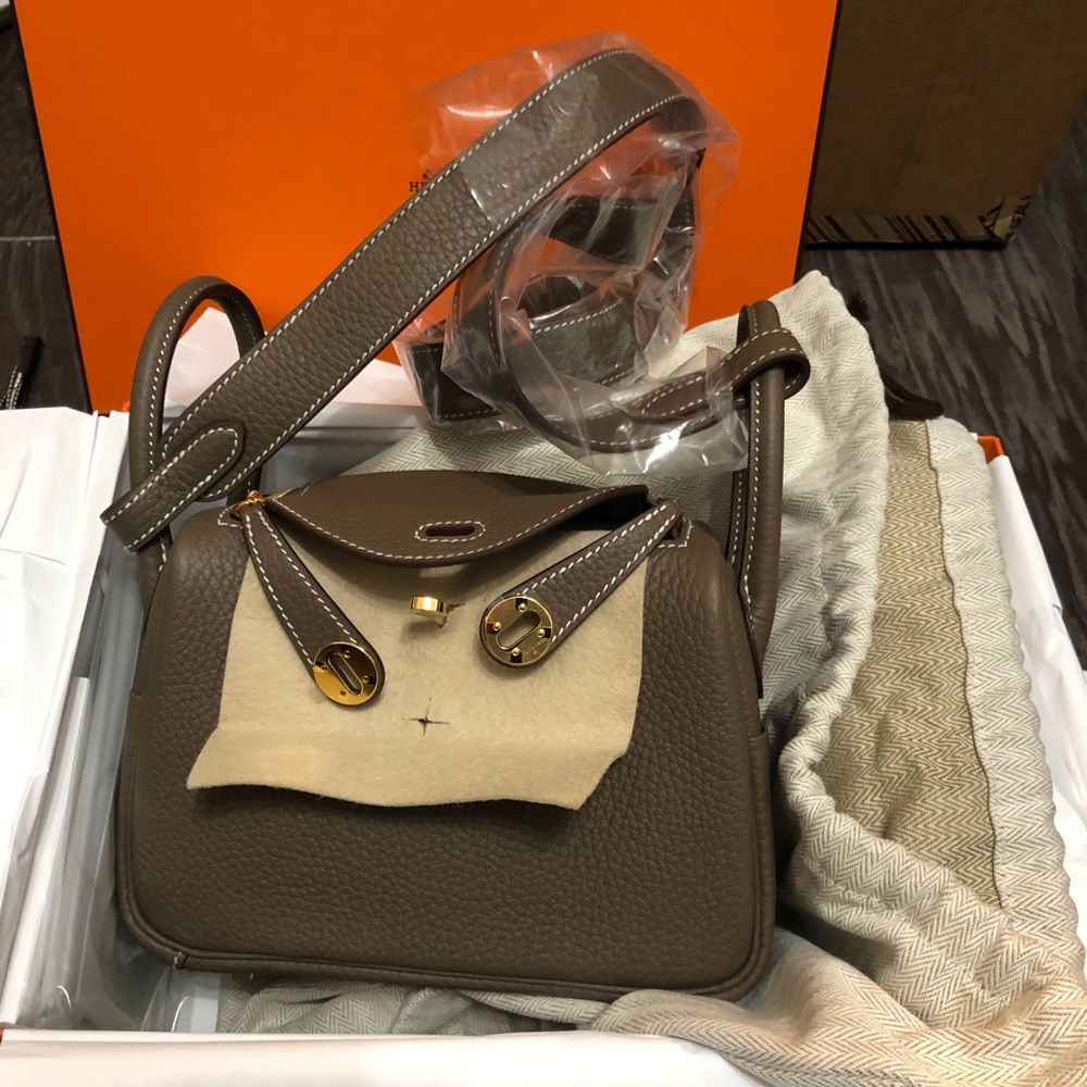 Hermes Taurillon Clemence Mini Lindy 20 Etoupe